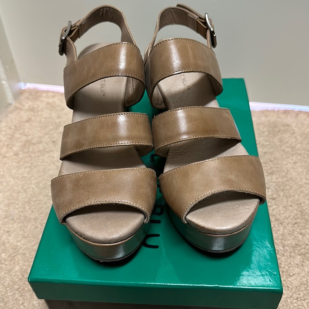 Chocolate Blu Gale brown leather sandals